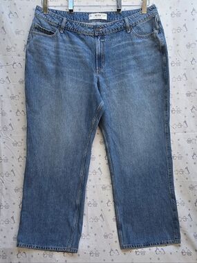 Hollister Curvy High-Rise Baggy Light Blue. Size 20R/w35